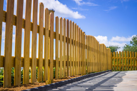 Fence Cleaning & Restoration